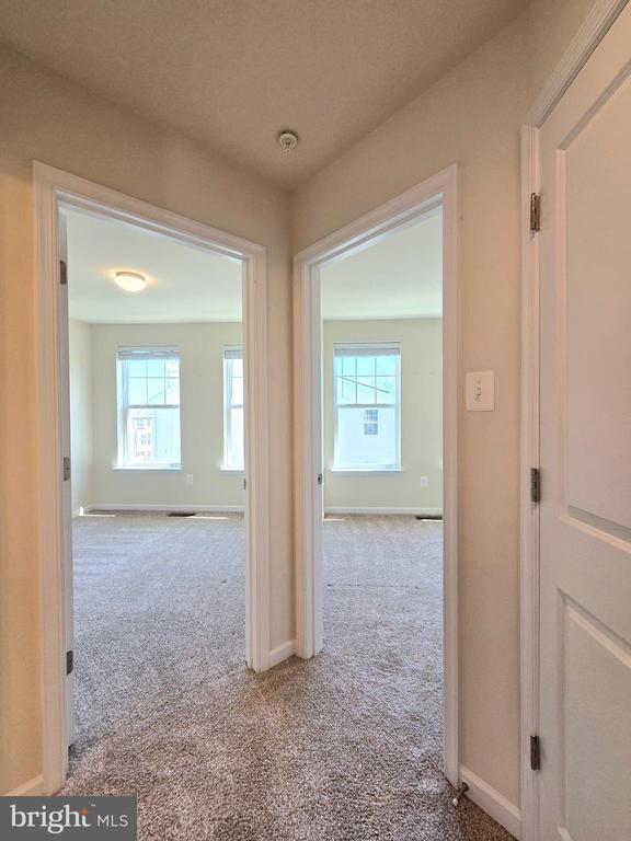 Building Photo - 1113 Red Hawk Way