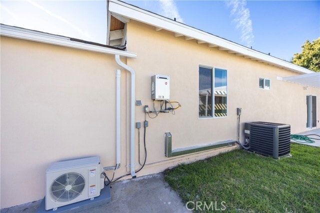 Building Photo - 2558 S 10th Ave