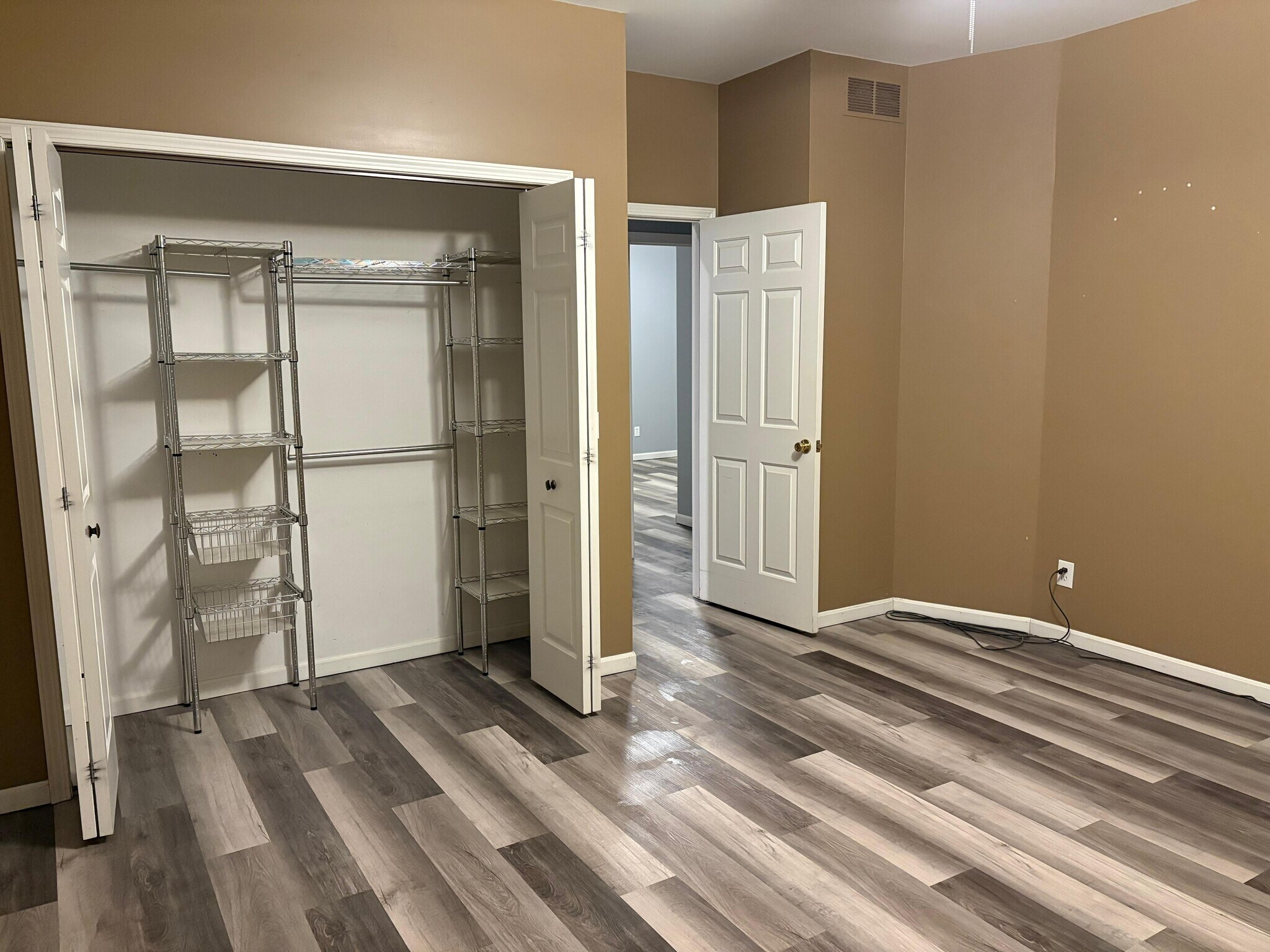 Building Photo - 1909 Crystal Ave