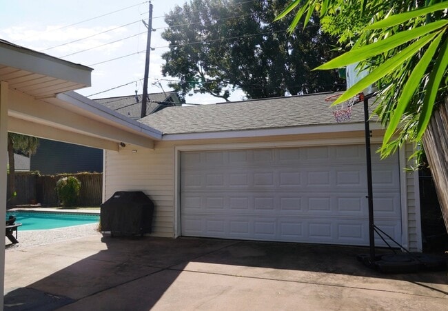 Building Photo - 2317 Dorrington St