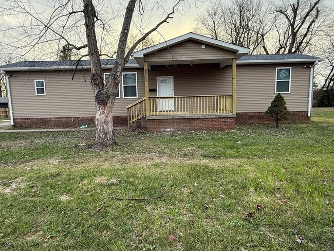 Primary Photo - Beautifully updated & in great location