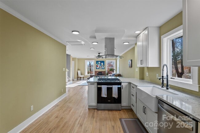 Building Photo - 5 Elmore St