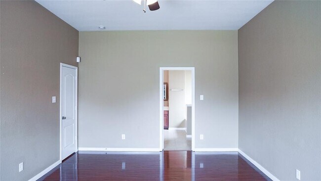 Building Photo - 15206 Bartlett Landing Dr
