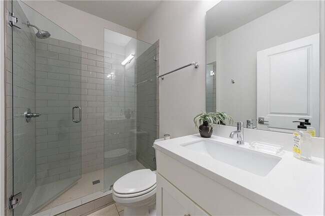 Building Photo - 4337 Parkside Pl