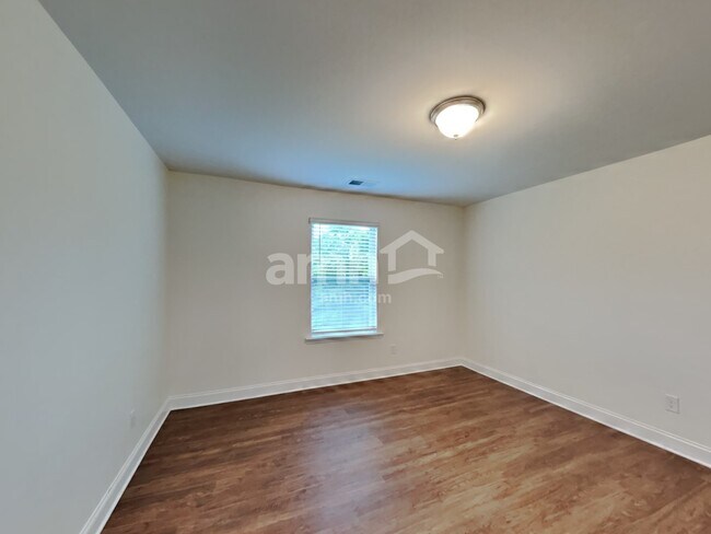 Building Photo - 136 Hamilton Park Dr