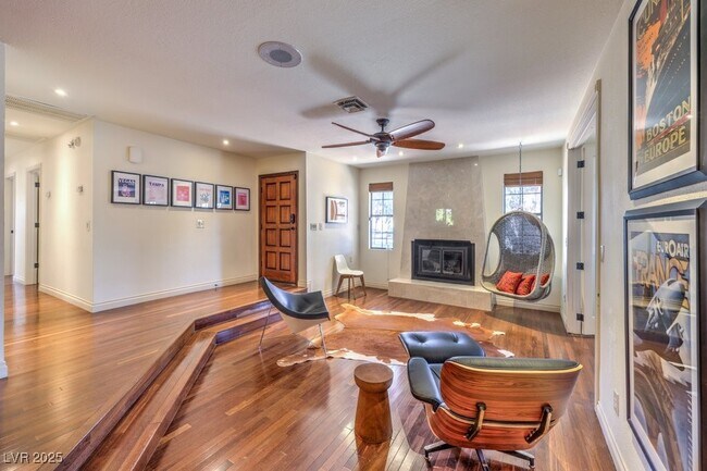Primary Photo - 3931 Maranatha Cir