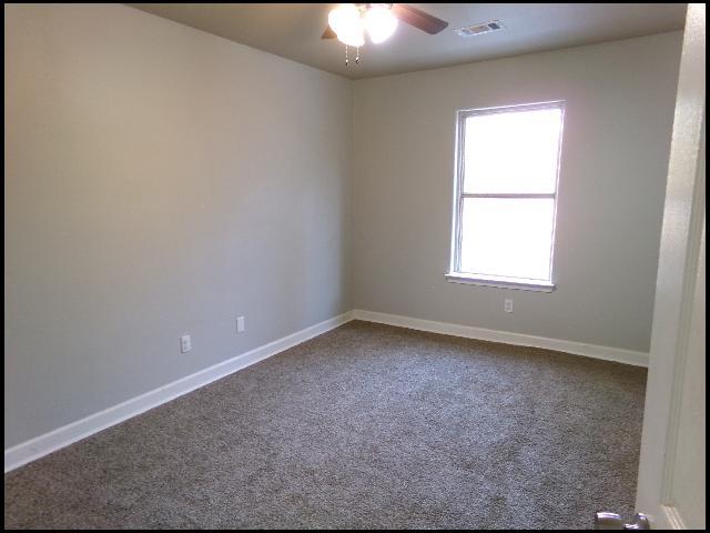 Building Photo - 266 Glenna Ln