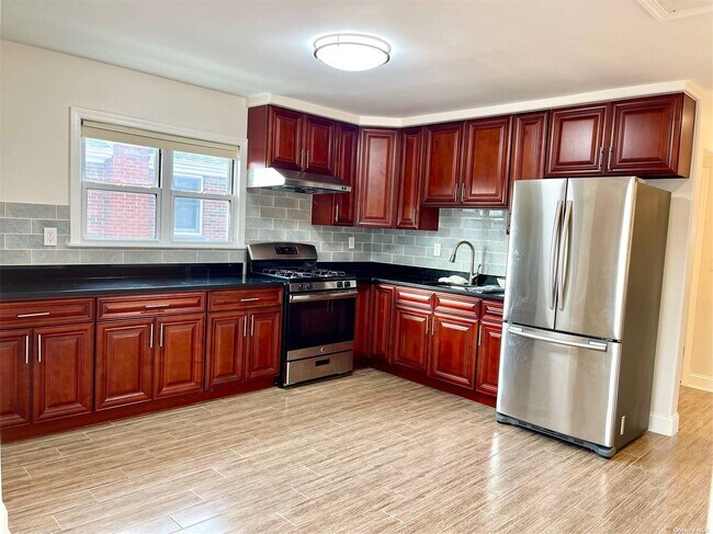 Building Photo - 150-39 21st Ave