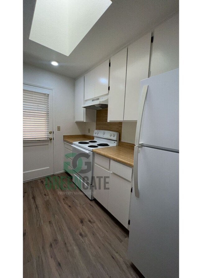 Building Photo - 3401 Winchester Ct