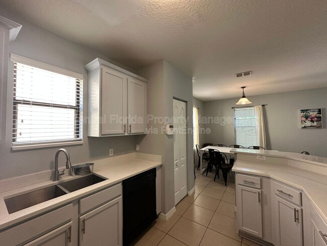 Building Photo - 1025 Cypress Pointe Blvd