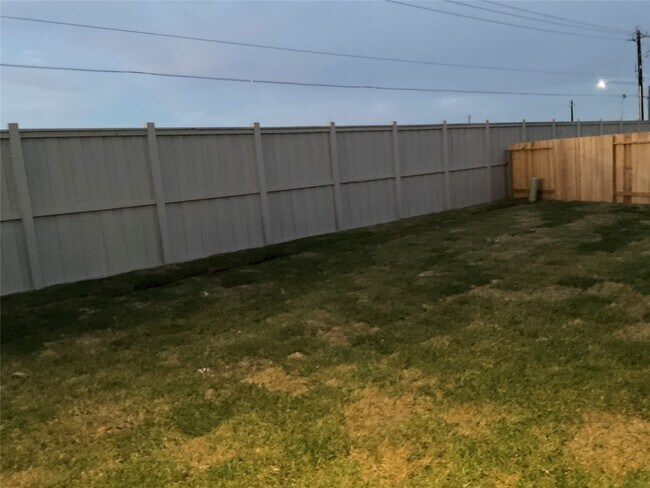 Building Photo - 6235 Scarlet Halo Ln