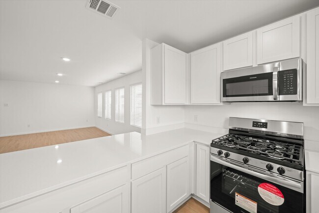 Building Photo - 1522 Windrose Bnd