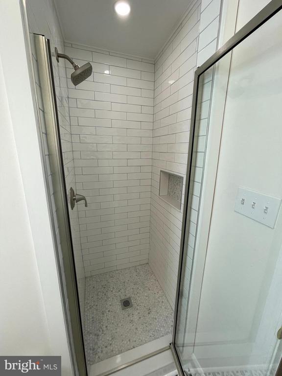 Building Photo - 760 W Railroad Ave