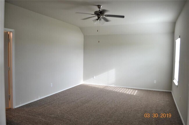 Building Photo - 23718 Piedmont Forest Dr