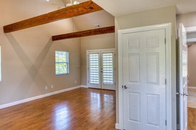 Building Photo - 9 Morningside Dr