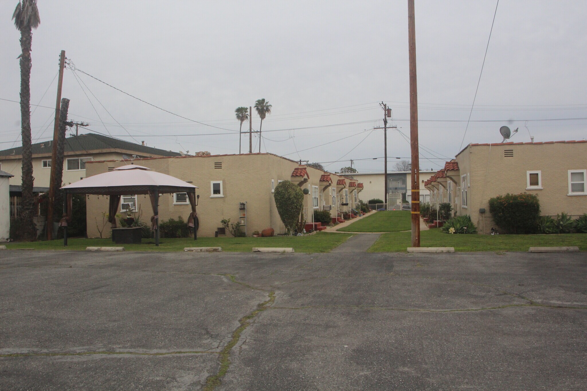 Building Photo - 911 S Marguerita Ave