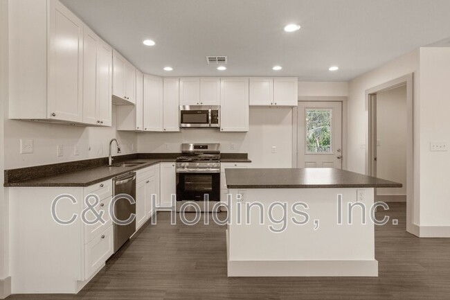 Building Photo - 104 S 195th E Ave