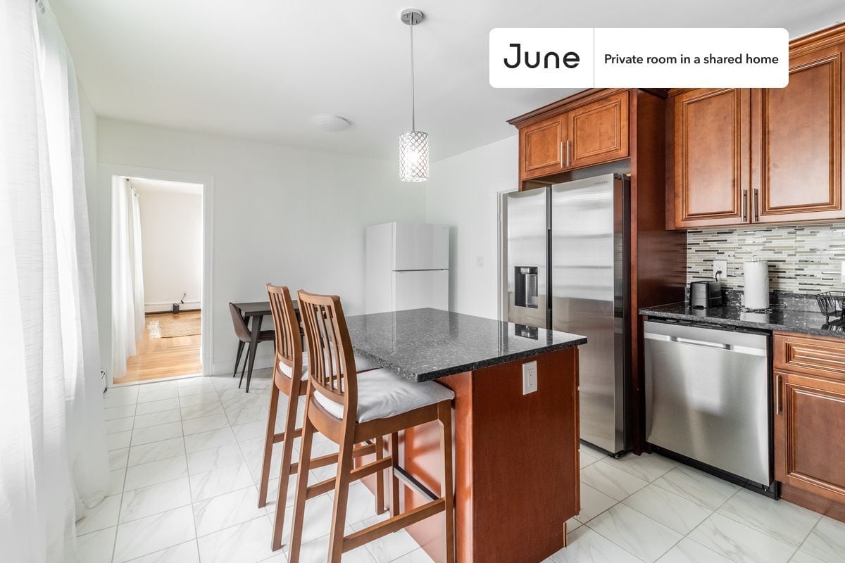 Building Photo - Room in Shared 7 bed/2 bath home in Brighton