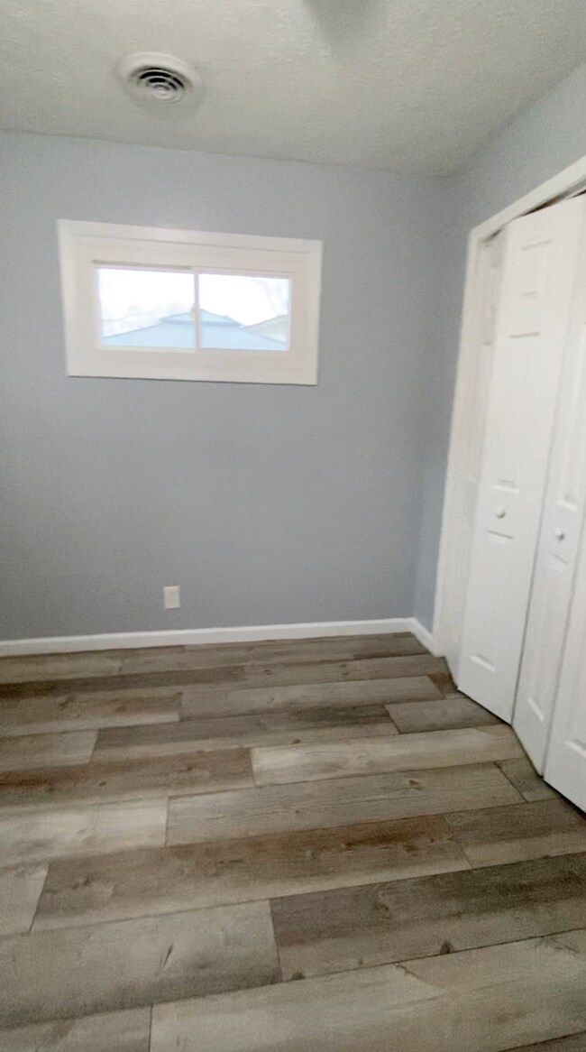 Building Photo - 5696 Pleasant Ave