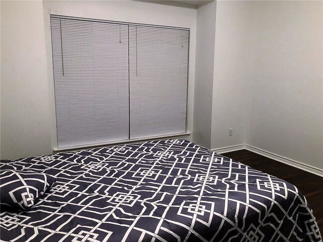 Building Photo - 2730 Silver Creek Dr