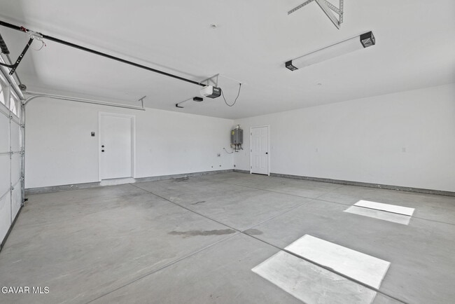 Building Photo - 627 E Ave S-8
