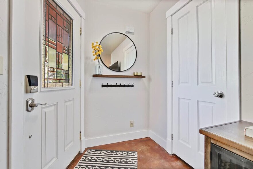 Building Photo - 816 Reedy Ln