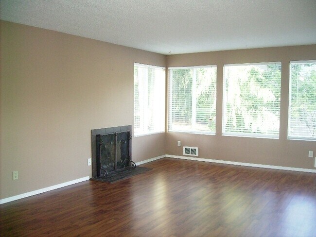 Building Photo - 17303 Spanaway Loop Rd S