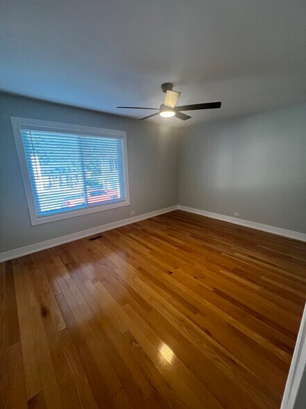 Building Photo - 1041 Cove Dr