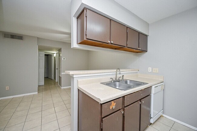 Building Photo - 16303 Lyons School Rd