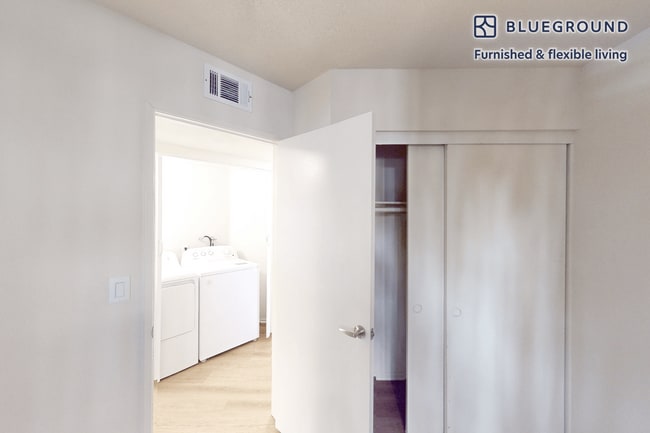 Building Photo - 400 Appian Way