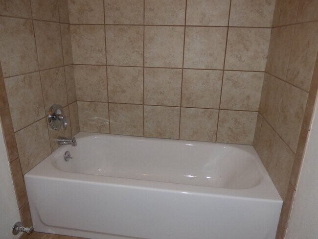 Building Photo - Beautiful 2BR/1.5BA Duplex in Wheat Ridge!