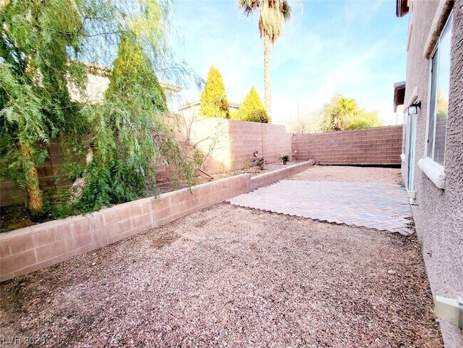 Building Photo - 11240 Woodland Violet Ave