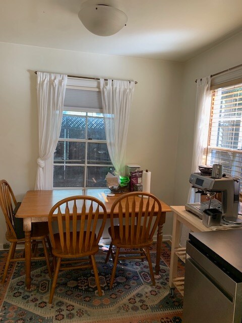 Eat-in kitchen - 585 California St