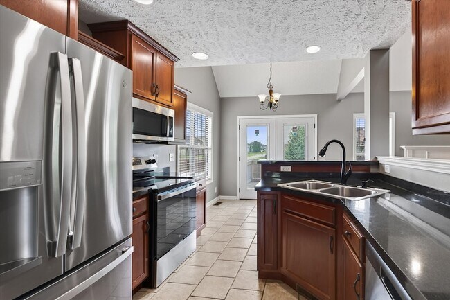 Building Photo - 1484 Apache Way