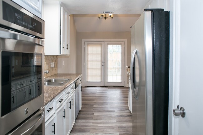 Building Photo - 12723 Ravensway Dr