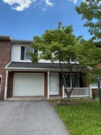 Building Photo - 3-Bedroom | 2.5-Bathroom Townhome - Attached Garage