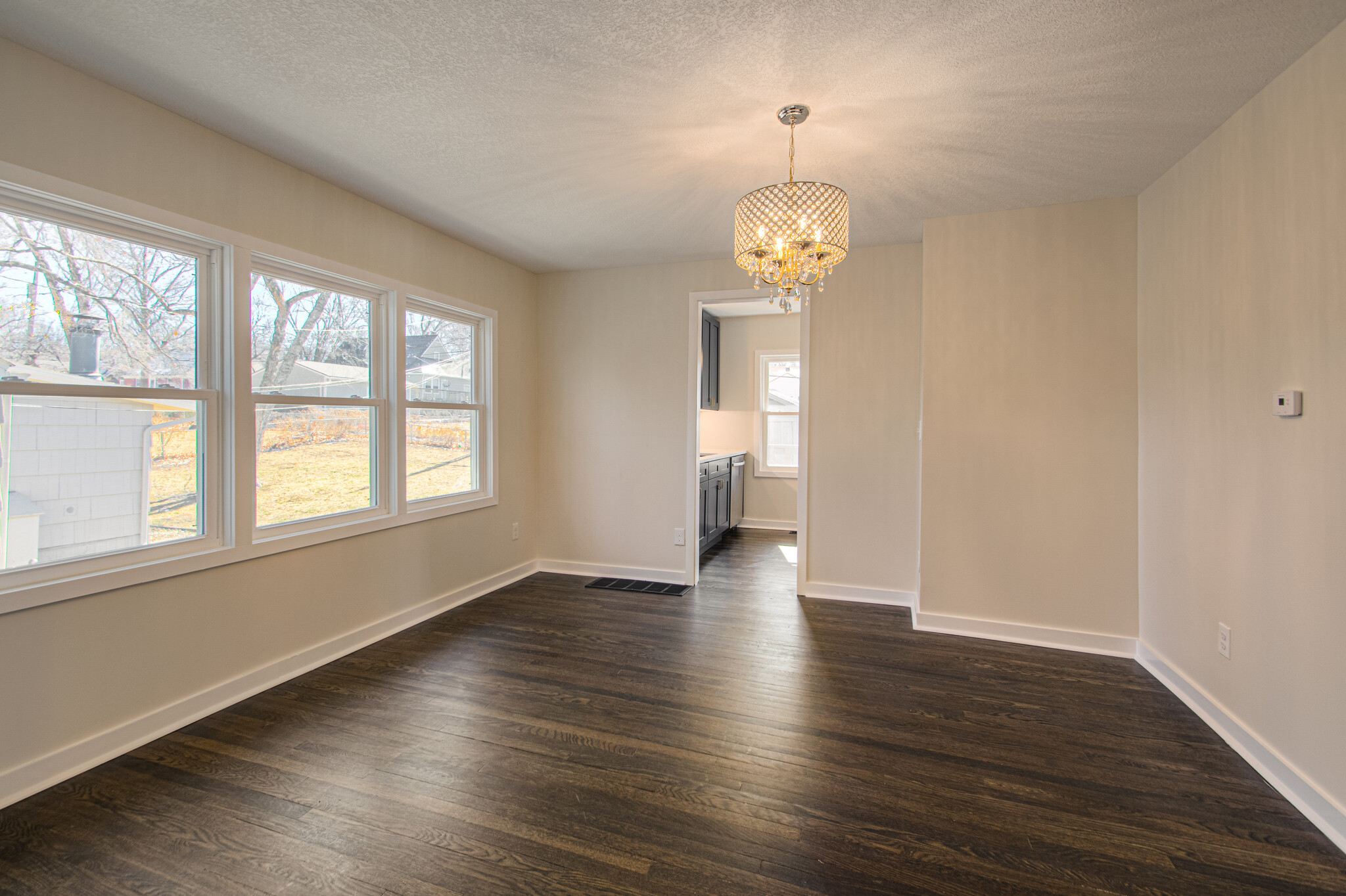 Building Photo - 2105 W 73rd St