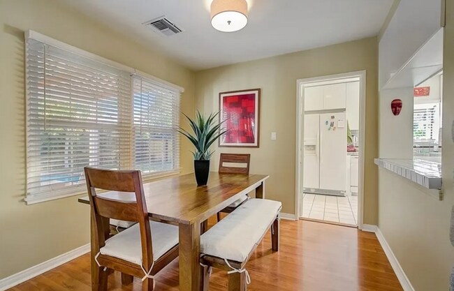 Building Photo - 20426 Lorne St