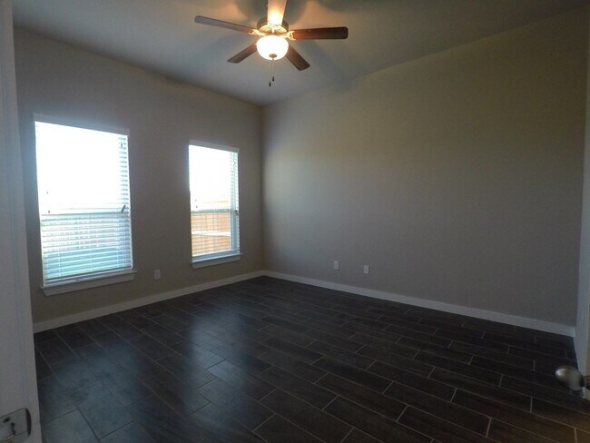 Building Photo - 128 Hidden Springs Dr