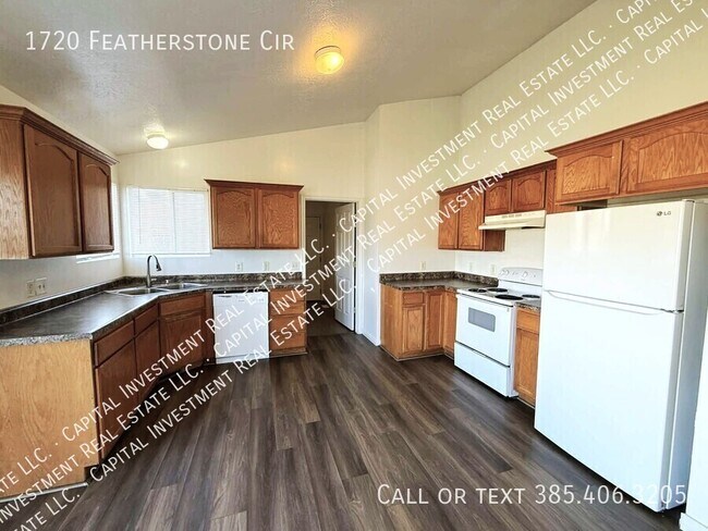 Building Photo - 1720 Featherstone Cir