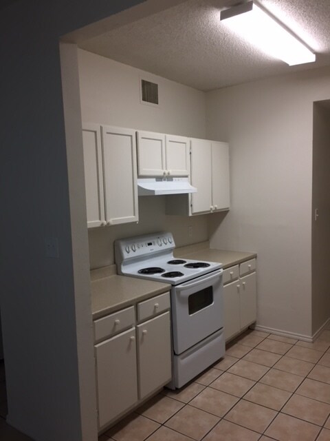 Kit No Stove - 7636 Windsor Oaks