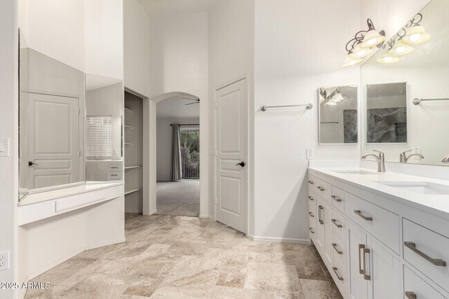 Building Photo - 15655 N Cabrillo Dr