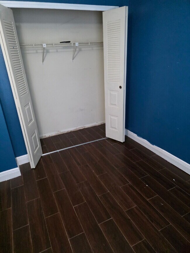 Building Photo - Large two Bedroom, 2 Bathroom, 2 Car Garage Home For Rent. *** Rent includes Water, Internet, and...