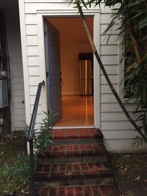 Building Photo - 414 Peden St