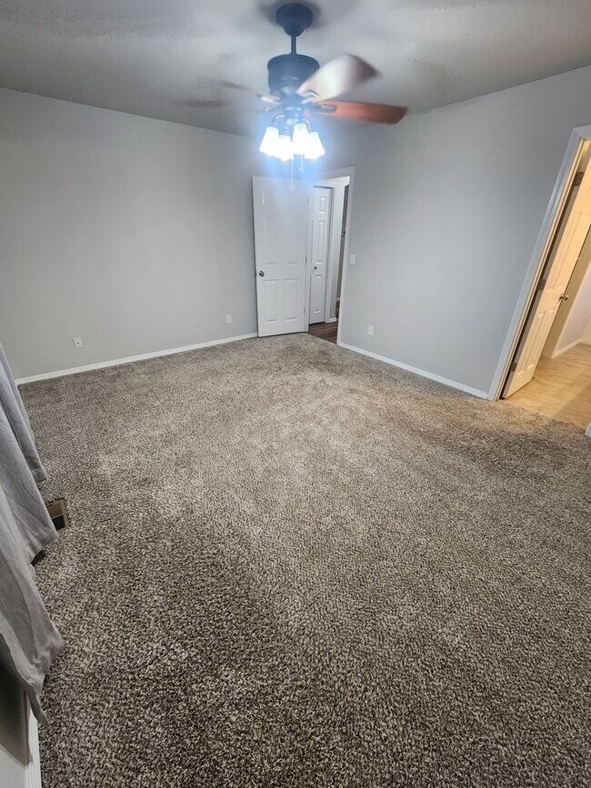 Building Photo - SINGLE FAMILY HOME IN HORSEHAVEN PLACE