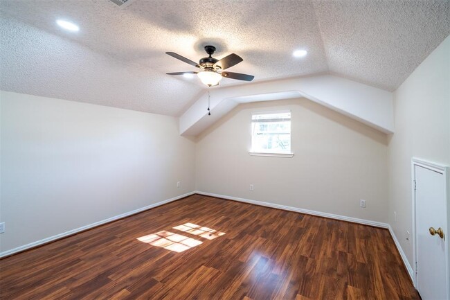 Building Photo - 9223 Marlive Ln