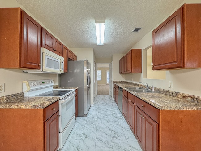 Building Photo - 5021 Scotch Pine Ave