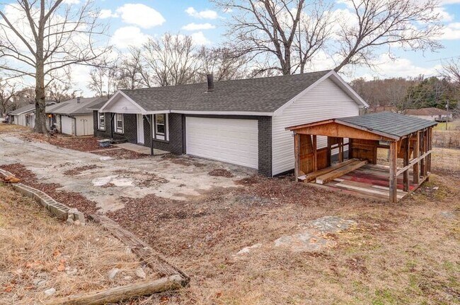 Building Photo - 1717 N 16th St