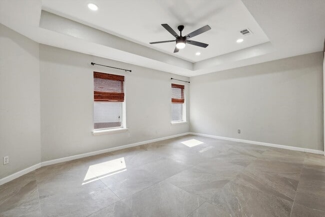 Building Photo - 6043 Fieldstone Dr
