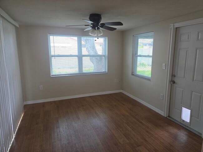 Building Photo - 7725 Dale Dr